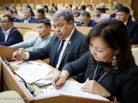 Парламент Якутии принял участие в «Диктанте Победы»