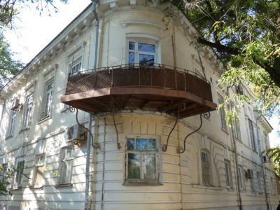 Мемориальное здание бывшей городской библиотеки, которую посещал А.П.Чехов