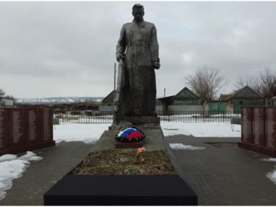 Братская могила советских воинов, погибших в период Сталинградской битвы