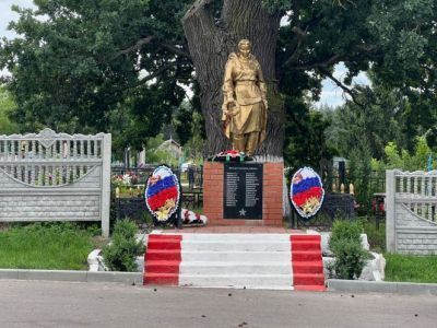 Братская могила воинов Советской Армии, погибших в период Великой Отечественной войны