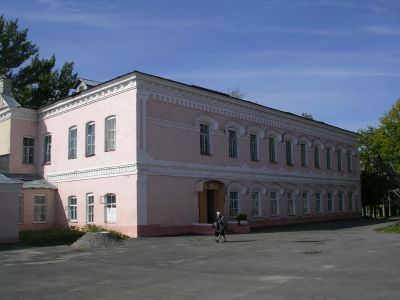 Здание женской гимназии (2 эт.)