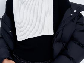 Шарф-манишка с воротником-стойкой