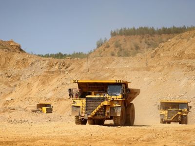 Ко Дню автомобилиста: cтальные мускулы карьера