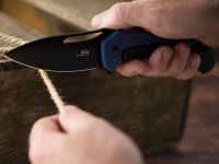 Складной нож SOG Bulwark FL, сталь D2, рукоять микарта, черно-синий