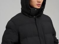 Утепленное пальто с воротником-стойкой