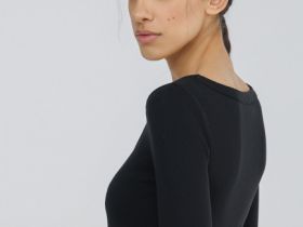 Приталенный лонгслив в рубчик, Черный