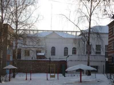 Комплекс зданий уездной тюрьмы, где в 1906 г. был заключен татарский писатель и общественный деятель Исхаки Гаяз, в 1970 - 1980 гг. отбывали срок правозащитники Буковский В., Казачков М., Марченко А., Щаранский А. и др.