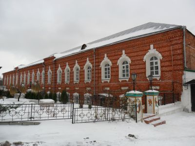 Здание церковно-приходской школы ансамбля Троицкого монастыря