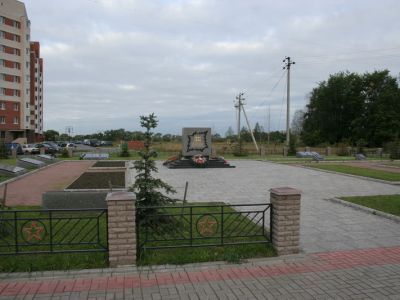 Братское захоронение советских воинов, погибших в 1941-44 гг.