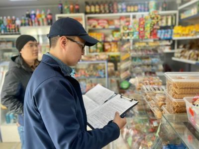 В Якутске у собственников торговых объектов проверяют наличие договоров на вывоз ТКО