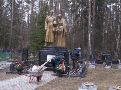 Могилы офицеров Красной Армии, умерших от ран в эвакогоспитале № 1871