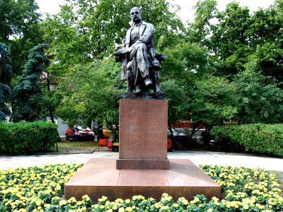 Памятник И.А.Гончарову