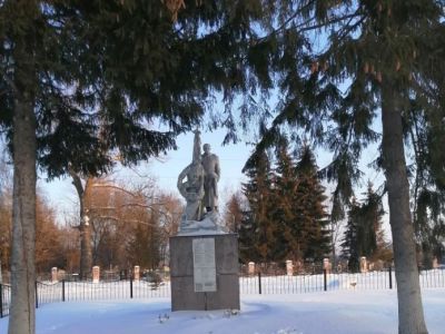 Братская могила воинов Советской Армии, погибших в феврале 1943 года. Захоронено 52 человека, установлено фамилий на 38 человек. Скульптура установлена в 1950 году