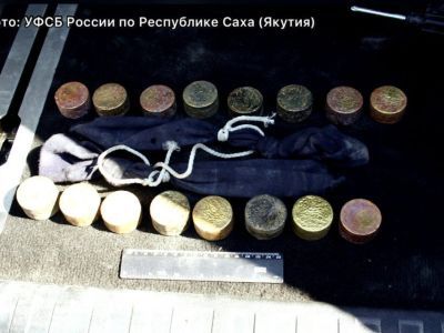 Житель Ингушетии нашел около 8 кг золота у автодороги «Колыма» в Якутии и попытался скрыть это