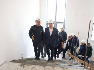 Глава Якутии проверил ход строительства объектов культуры в Верхневилюйском районе