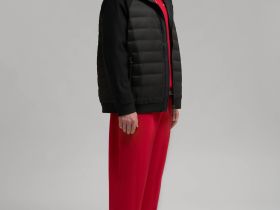 Стеганая куртка с наполнителем из натурального пуха