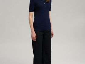 Легкий джемпер-поло приталенного кроя