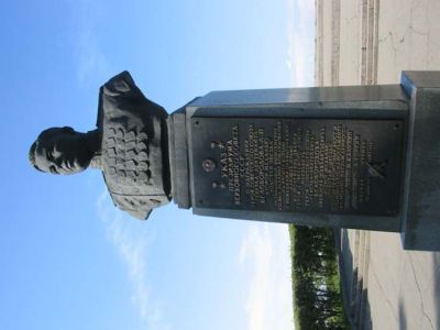 Бюст дважды Героя Советского Союза Белобородова А.П.