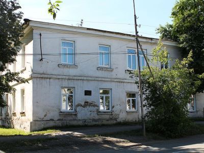 Здание бывшего управления горного округа