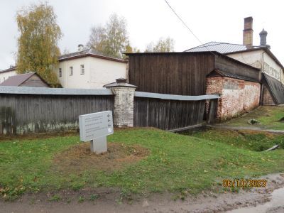 Прясло крепостной стены Успенского монастыря между Братскими кельями и Круглой башней