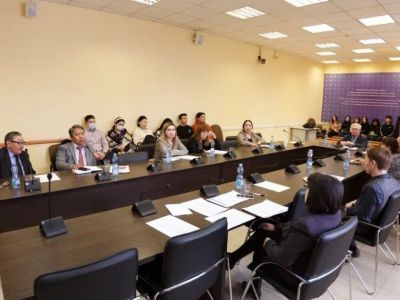 Развитие государственности и конституции в Якутии обсудили на круглом столе СВФУ