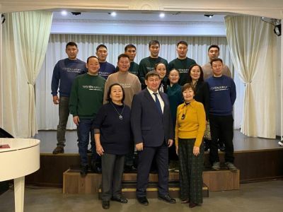 Музыканты ансамбля «Туймаада» вылетят в госпитали к раненым солдатам