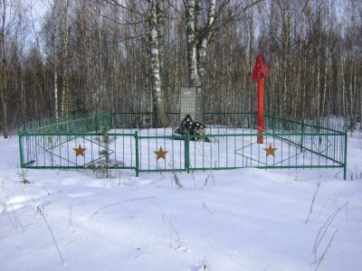 Воинское кладбище, где похоронены воины Советской Армии, погибшие в боях с немецко-фашистскими захватчиками в период Великой Отечественной  войны