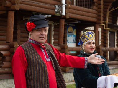 Русское чаепитие и пряничные изразцы (Артель)