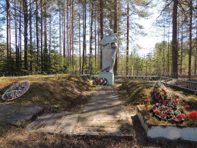 Братская могила советских воинов, павших в боях за Родину (1939-1940гг.)