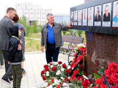 В Мирном почтили память погибших шахтеров