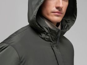 Куртка с искусственным утеплителем и водоотталкивающей пропиткой