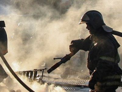 Два человека погибли при пожаре в Среднеколымском районе