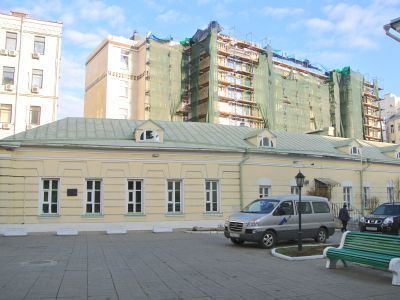 Корпус служб городской усадьбы (Лопухиных - Станицкой)