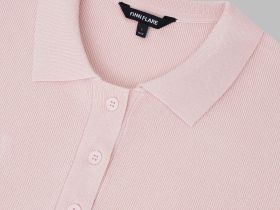 Легкий джемпер-поло приталенного кроя