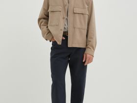 Ветровка из хлопка с отложным воротником