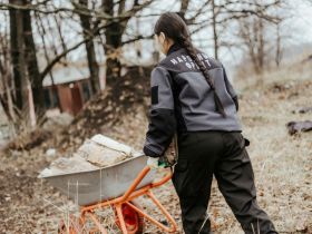 Волонтеры из Якутии помогли жителям Донбасса в востановлении домов и благоустройстве
