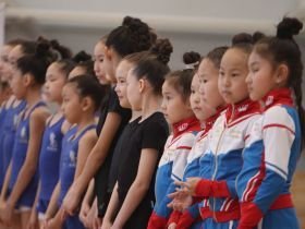 Гимнастка Екатерина Веденеева провела мастер-класс в Якутске