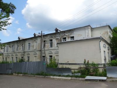 Здание земской больницы с Александровской богадельней и домовой церковью во имя св. Александра Невского