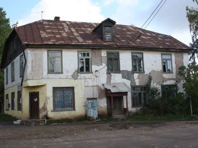 Дом жилой с торговыми помещениями