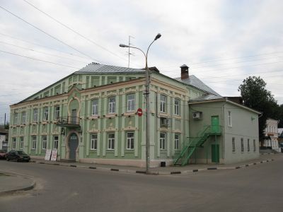 Дом, в котором 14 апреля 1918 г. состоялось организационное собрание Городецкой организации Союза рабоче-крестьянской молодежи III Интернационала. Здание Купеческого клуба