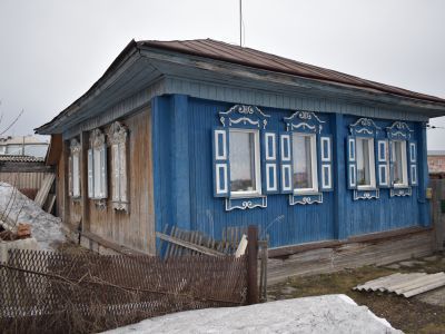 Деревянный жилой дом конца XIX – начала ХХ века, украшенный глухой и пропильной резьбой