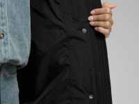 Утепленное стеганое пальто с капюшоном