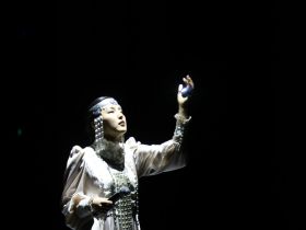 В Якутске ко Дню родного языка и письменности наградили выдающихся деятелей