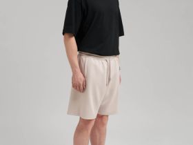 Свободные шорты с эластичным поясом