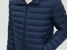 Стеганая куртка с воротником-стойкой