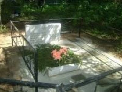 Братская могила воинов Советской Армии, погибших в 1941-1944 гг.