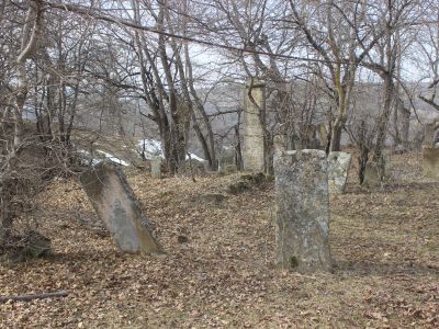 Священный лес-кладбище "Эмузга-пиллер"