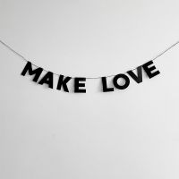 Гирлянда "MAKE LOVE"