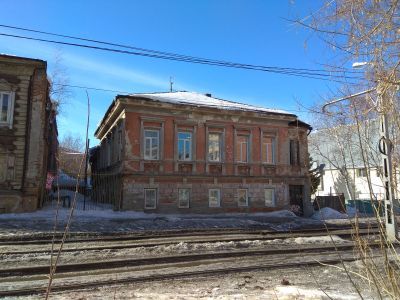 2-х этажный кирпичный жилой дом