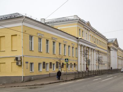 Здание первой мужской гимназии